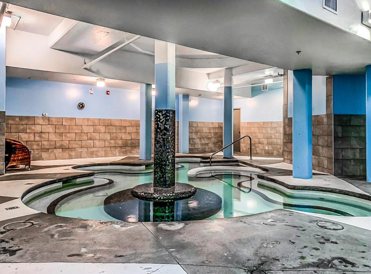 Sophisticated Mtn 2 Bedroom Pool Hot Tub Managed By Little Sister Getaways 坎莫尔 外观 照片