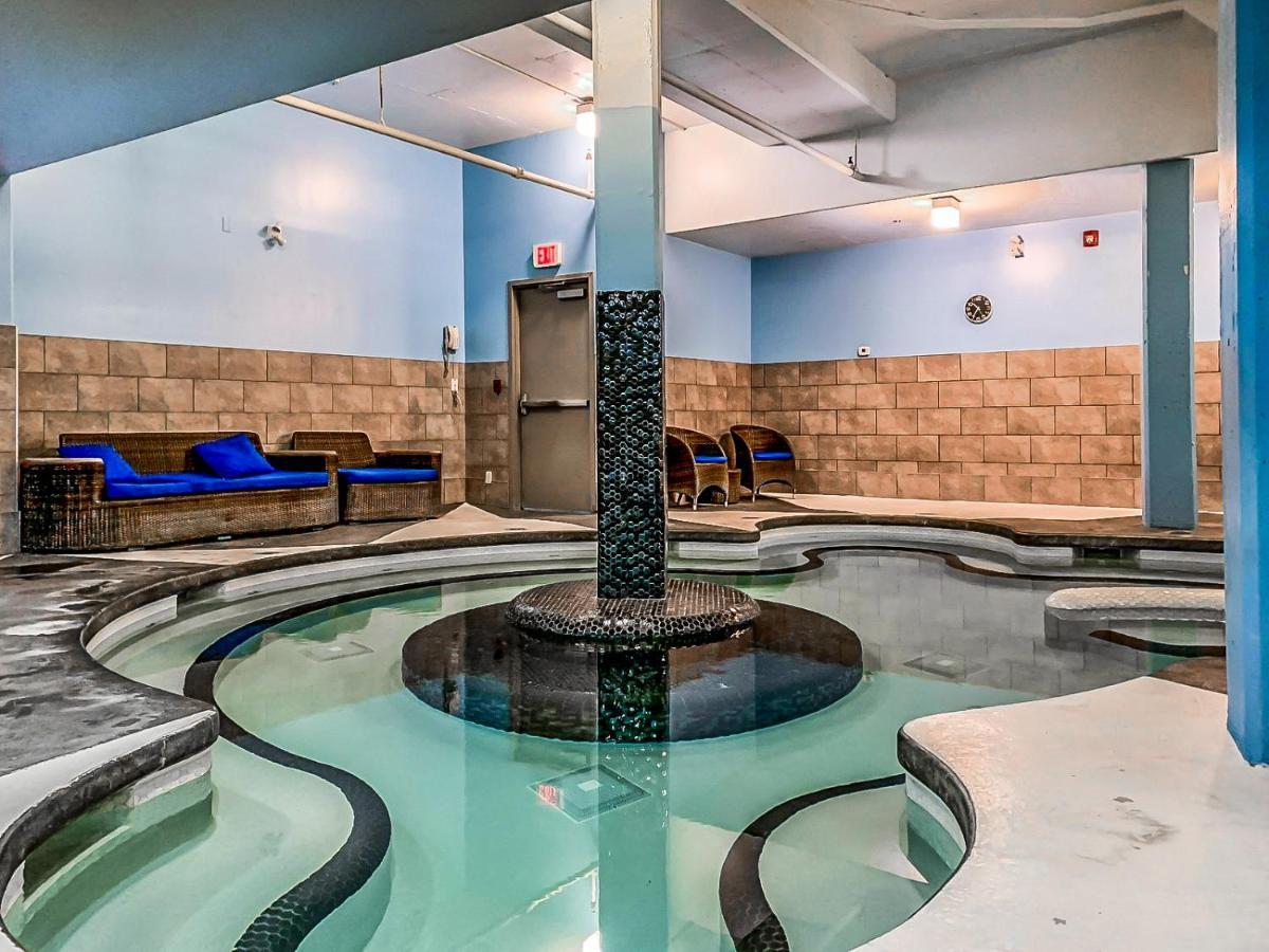 Sophisticated Mtn 2 Bedroom Pool Hot Tub Managed By Little Sister Getaways 坎莫尔 外观 照片